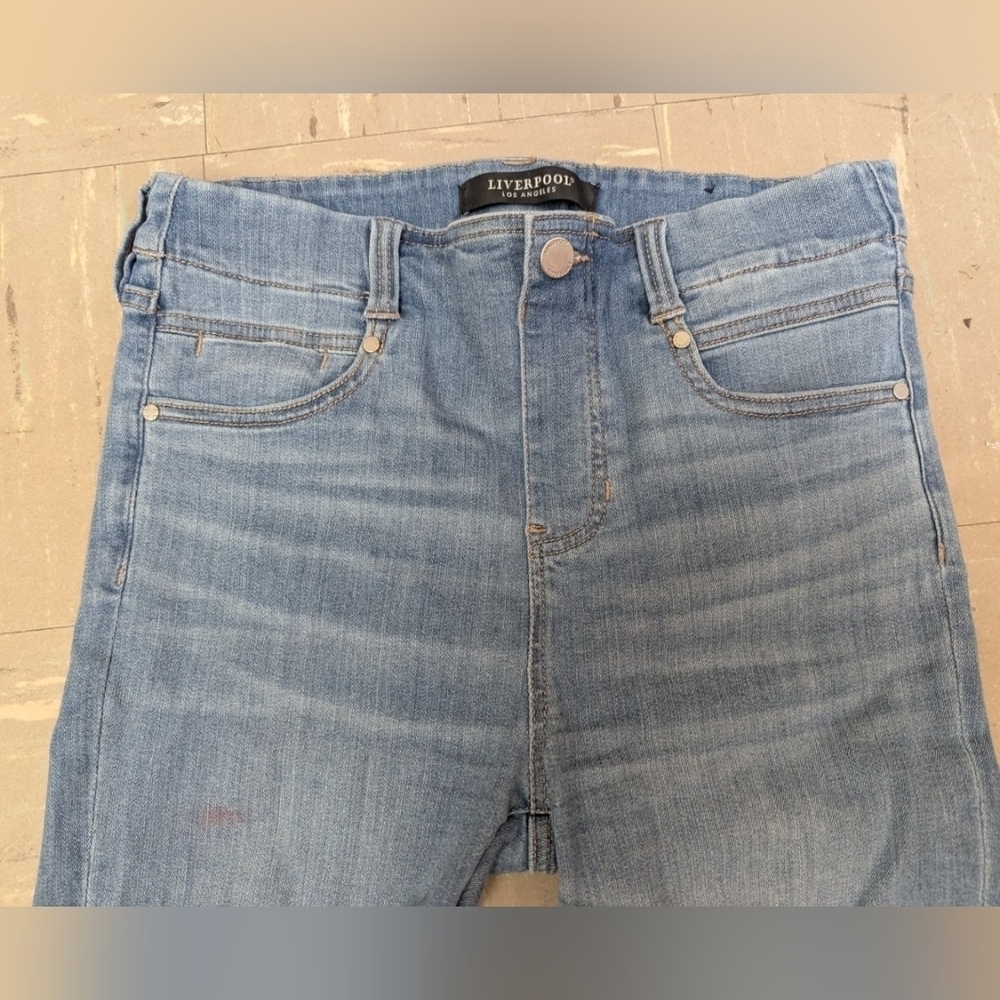 Liverpool skinny jeans size 6 with a stain
